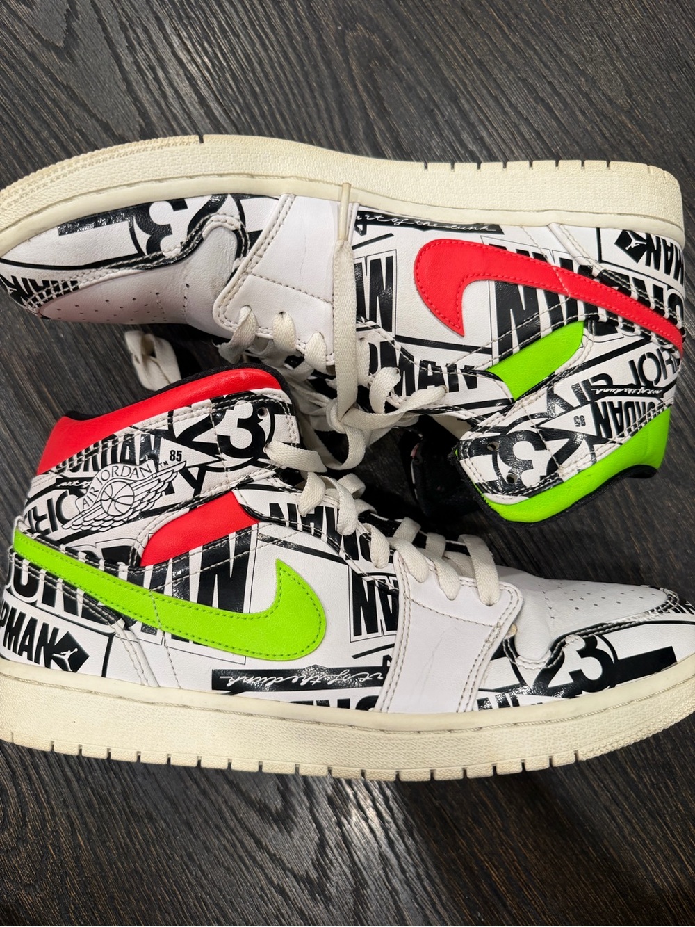 Nike Air Jordan 1 Mid "All Over Logos" Mens Size 11 White/Red/Green